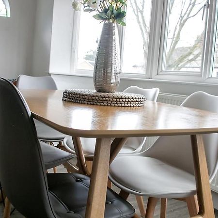 Apartamento Stylish Retreat In Leigh-On-Sea Southend-on-Sea Exterior foto