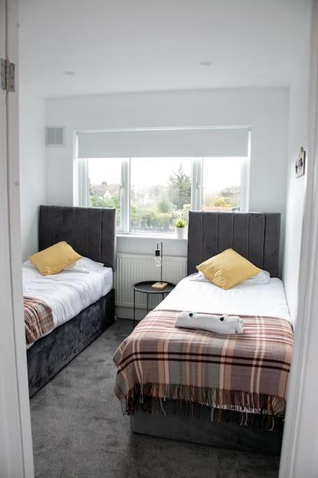 Apartamento Stylish Retreat In Leigh-On-Sea Southend-on-Sea Exterior foto