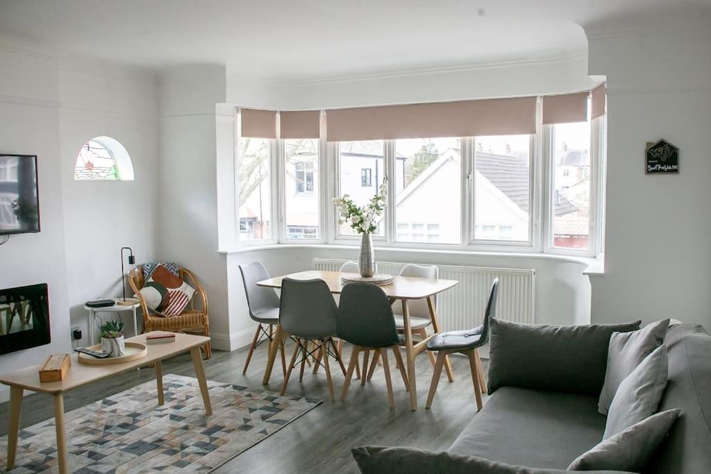 Apartamento Stylish Retreat In Leigh-On-Sea Southend-on-Sea Exterior foto