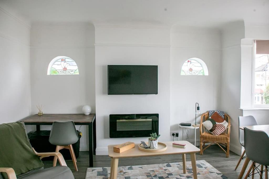 Apartamento Stylish Retreat In Leigh-On-Sea Southend-on-Sea Exterior foto